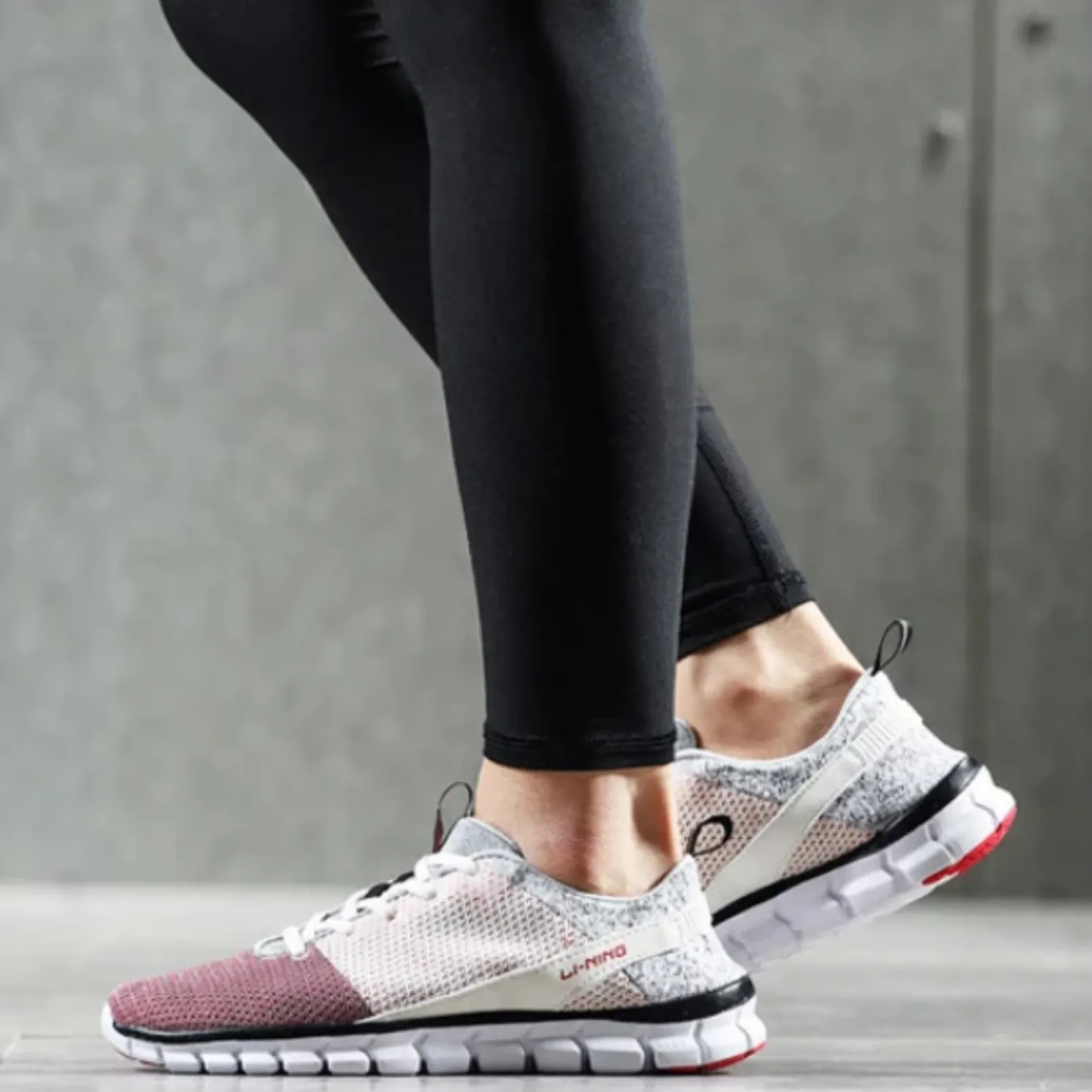 Women's Breathable Sport Light Sneakers